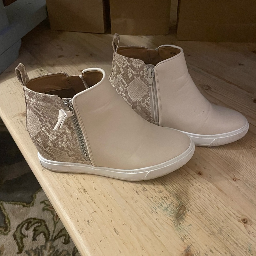 Dolce vita womens size 7.5 ankle boot